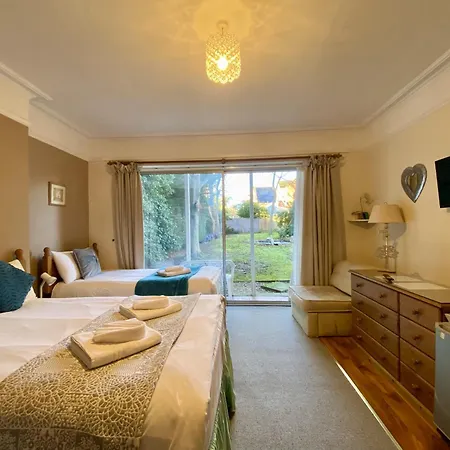 Pickwicks Guest House-3